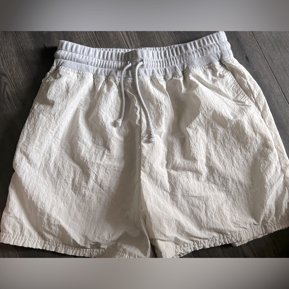 FABLETICS womens size large creamed coloured shorts